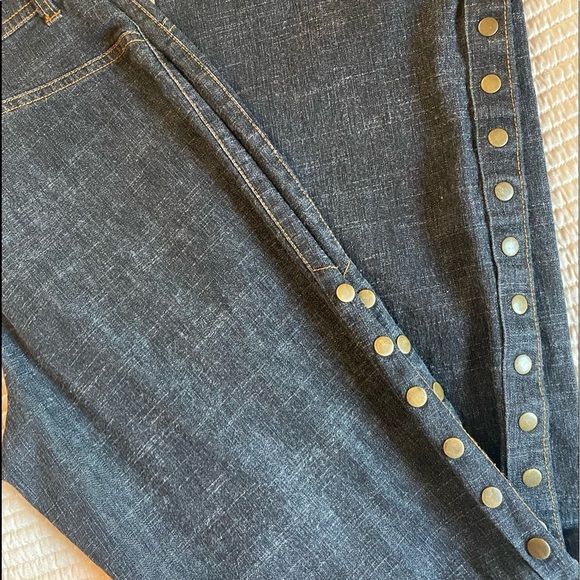 Cache Gray Wash Lower Leg Side Buttons Mid Rise Wide Leg Denim Jeans - Picture 2 of 10